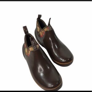 BOGS Brown Rainboots Mattie Bubbles US Sz 7 Hardly worn! No wear on tread